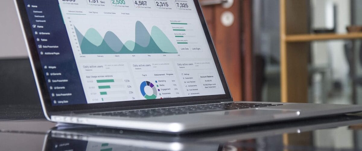 Balkendiagramme und Statistiken zu Website Traffic