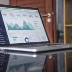 Balkendiagramme und Statistiken zu Website Traffic